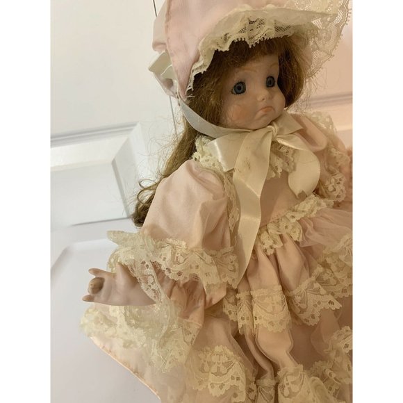 Vintage Porcelain Bradley’s Doll Big Eye Girl 10” Sitting Pouty - Picture 3 of 12